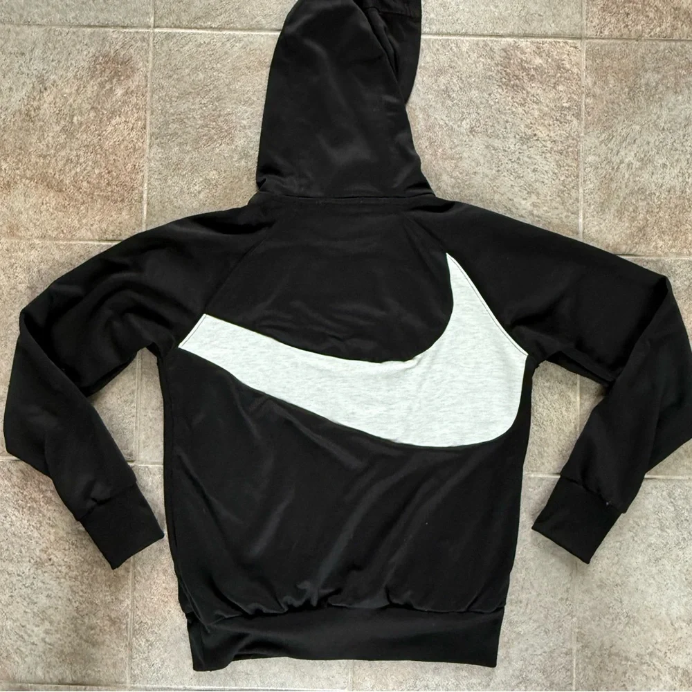 Nike pull over